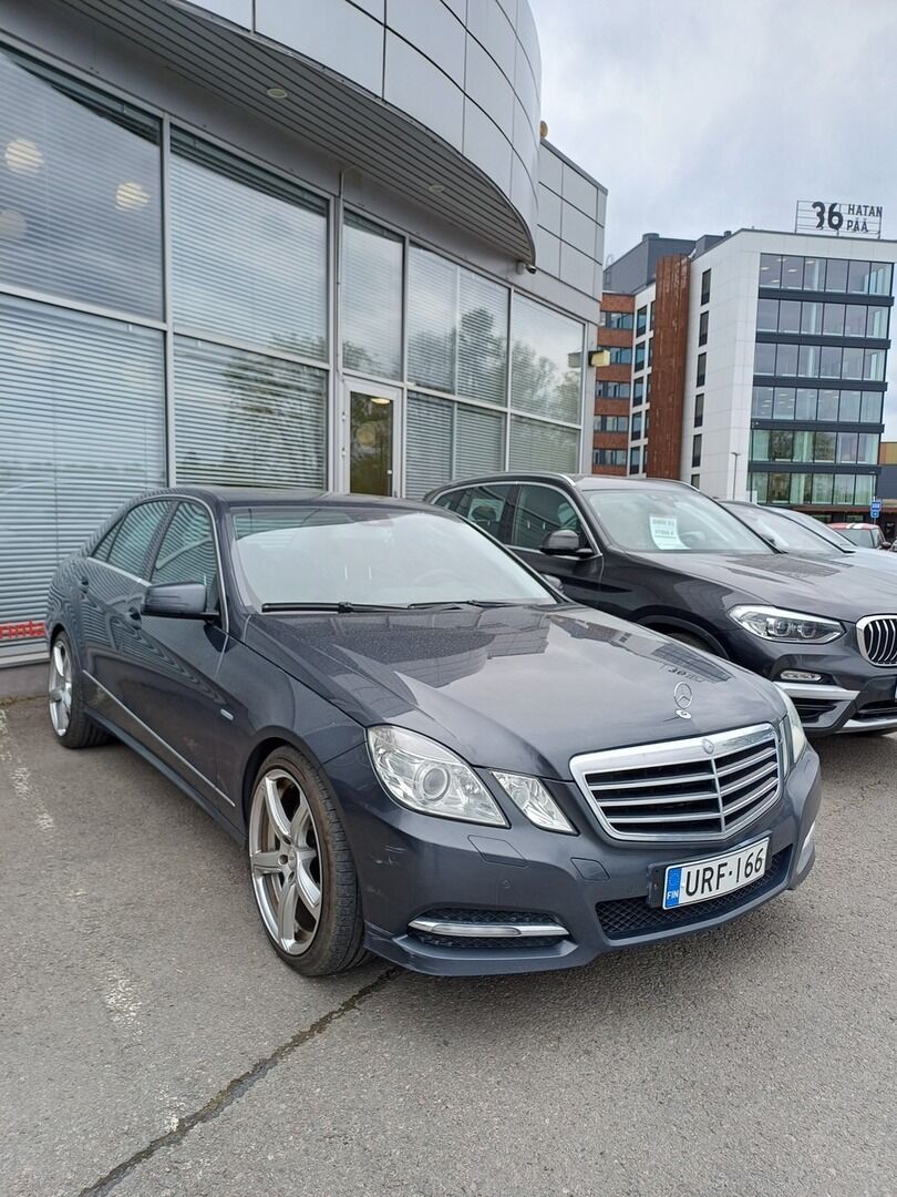 Mercedes-Benz E 2011 Harmaa
