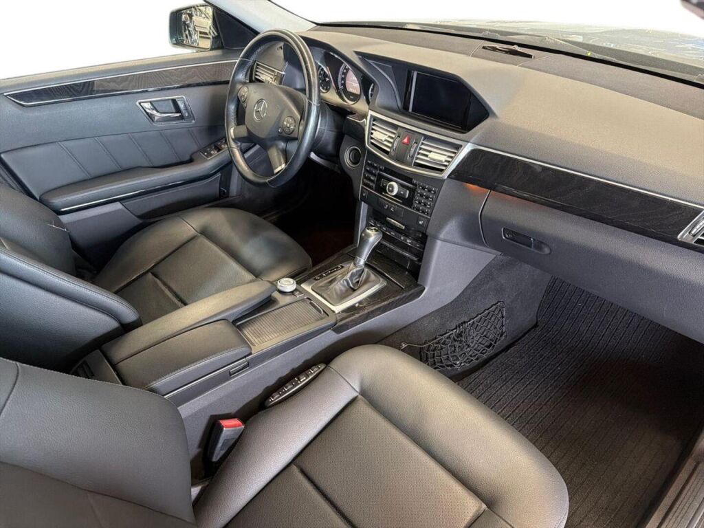Mercedes-Benz E 2011 Harmaa