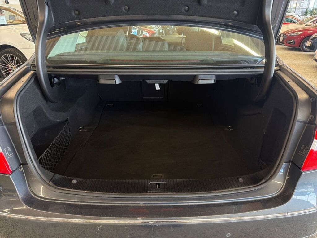 Mercedes-Benz E 2011 Harmaa