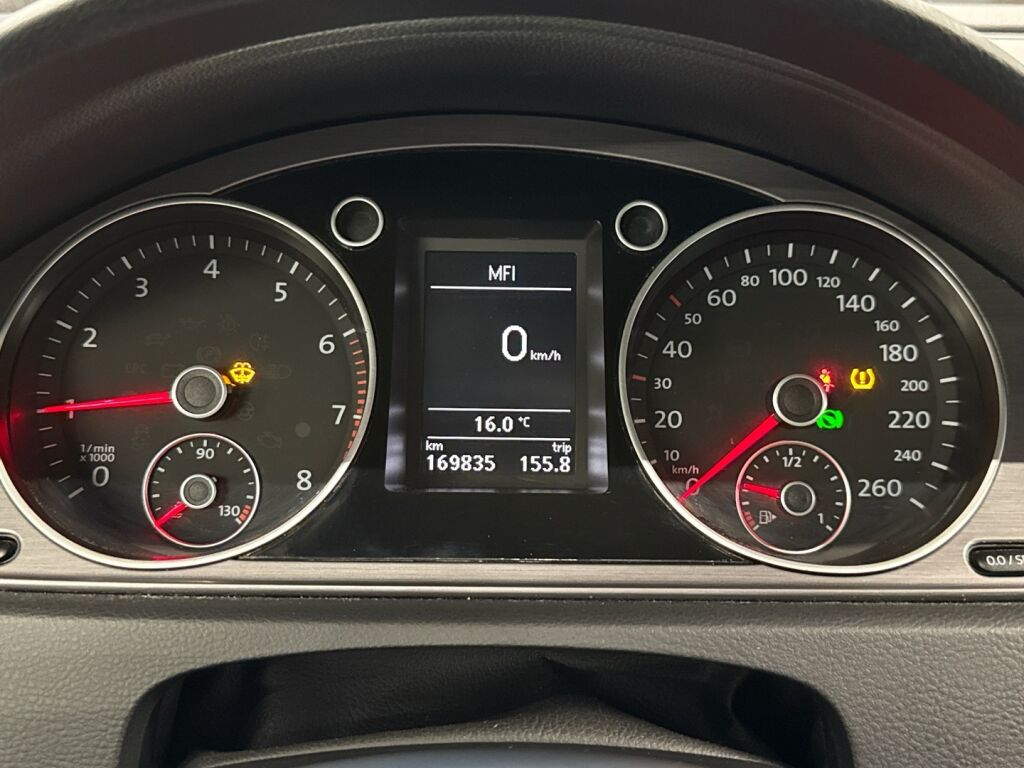 Volkswagen Passat 2011 Ruskea (beige)