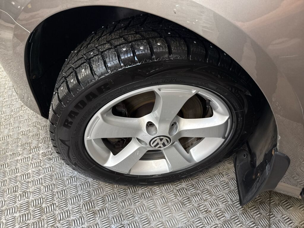 Volkswagen Passat 2011 Ruskea (beige)