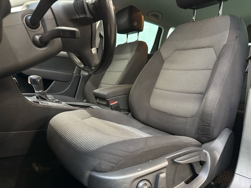 Volkswagen Passat 2011 Ruskea (beige)