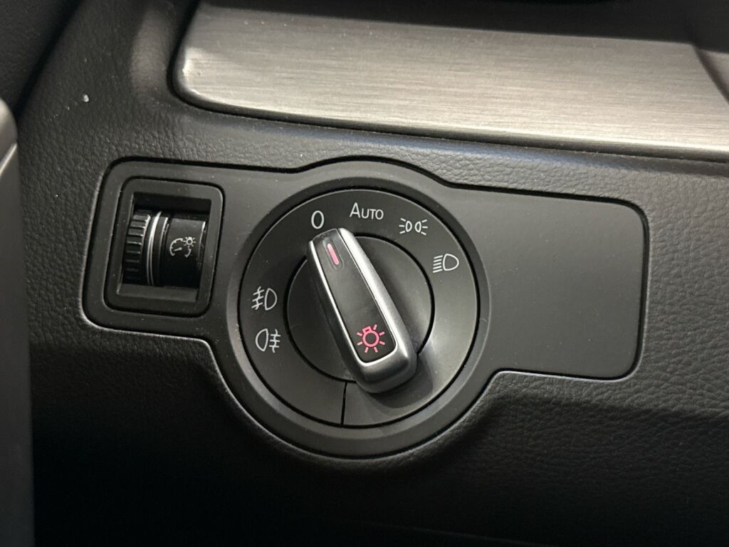 Volkswagen Passat 2011 Ruskea (beige)