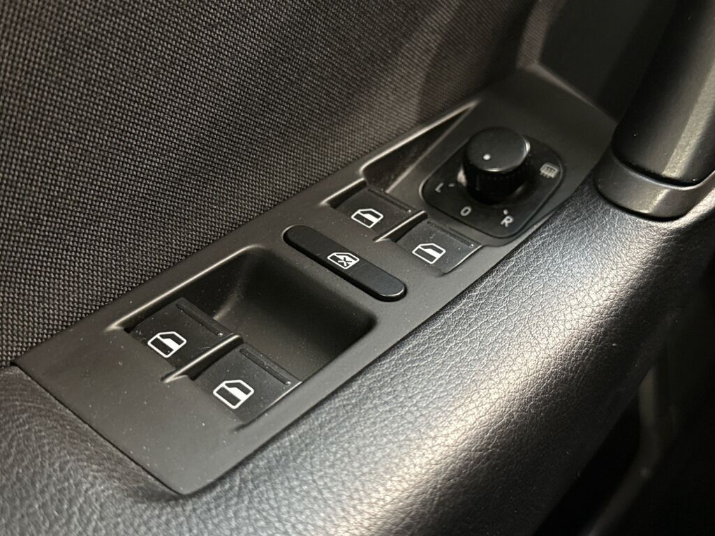 Volkswagen Passat 2011 Ruskea (beige)