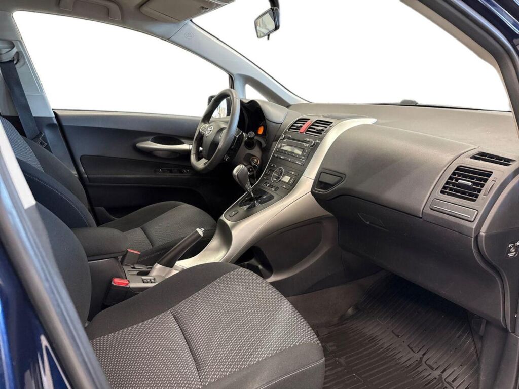 Toyota Auris 2011 Sininen