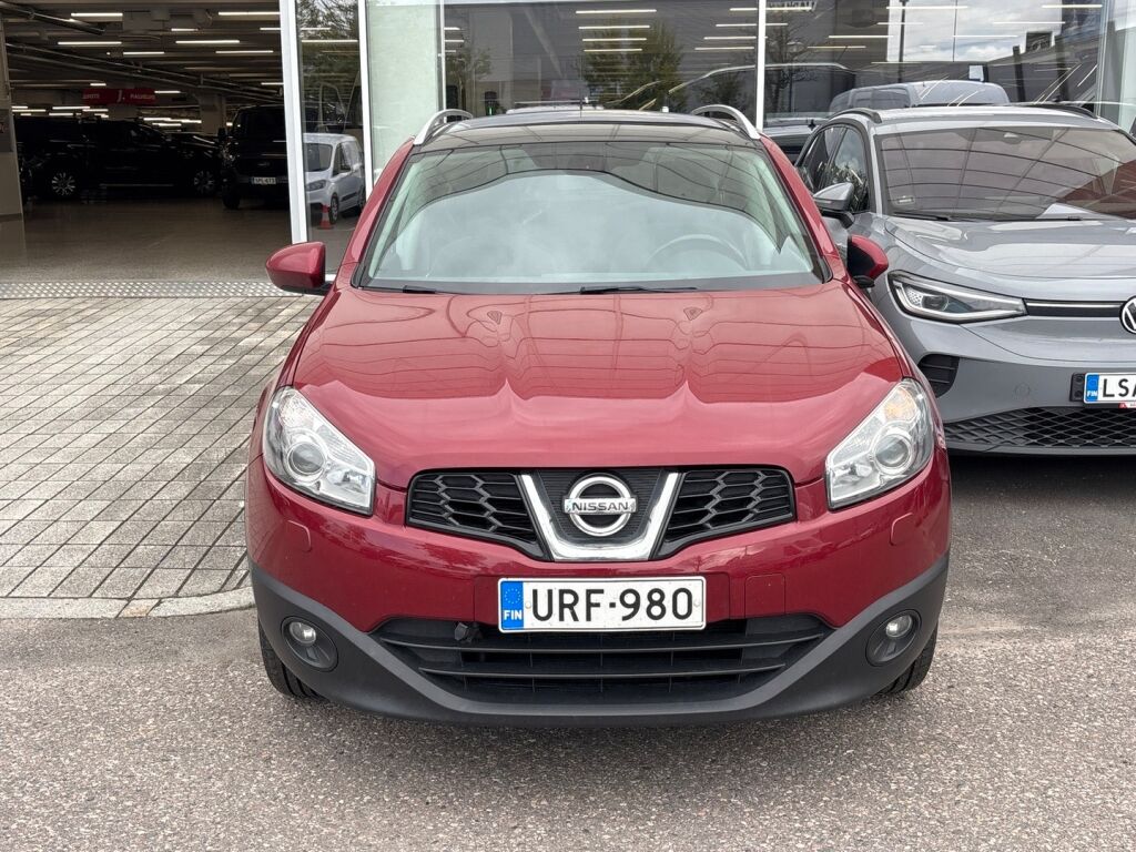 Nissan Qashqai+2 2011 Punainen