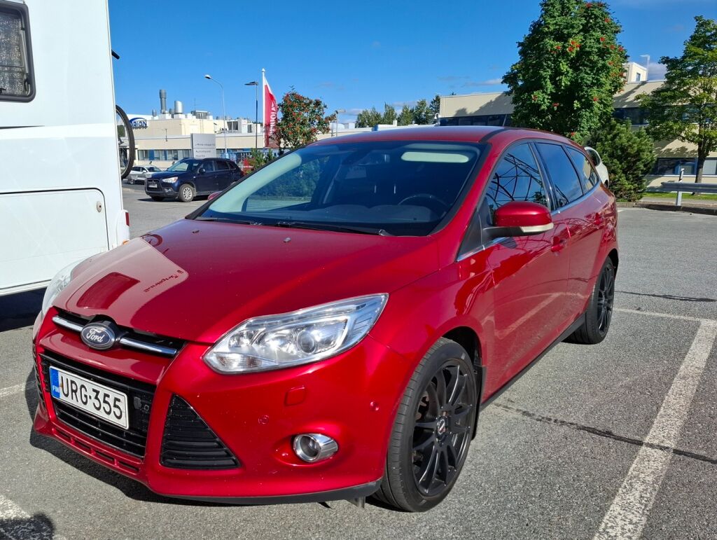 Ford Focus 2012 Punainen