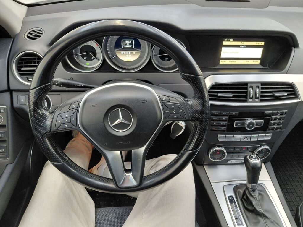 Mercedes-Benz C 2012 Valkoinen