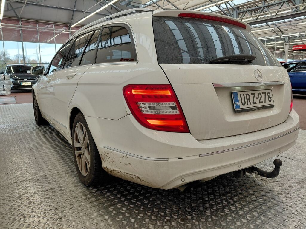 Mercedes-Benz C 2012 Valkoinen