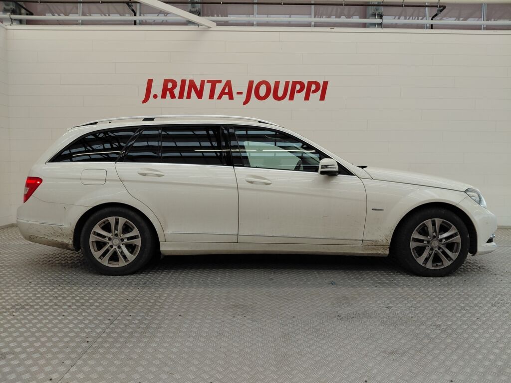 Mercedes-Benz C 2012 Valkoinen