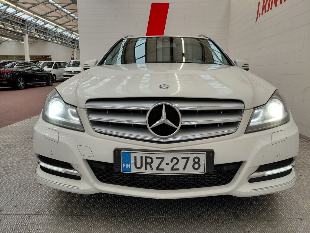 Mercedes-Benz C 2012 Valkoinen