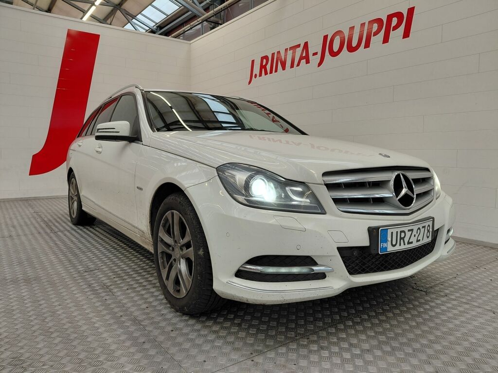 Mercedes-Benz C 2012 Valkoinen