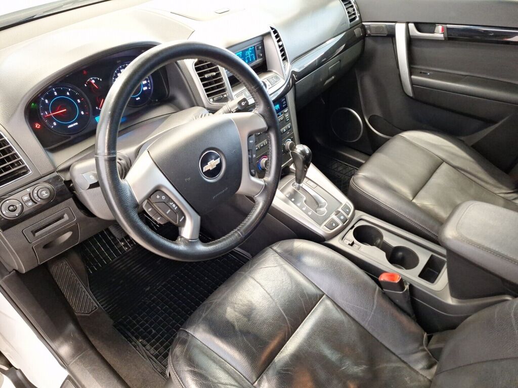 Chevrolet Captiva 2012 Valkoinen