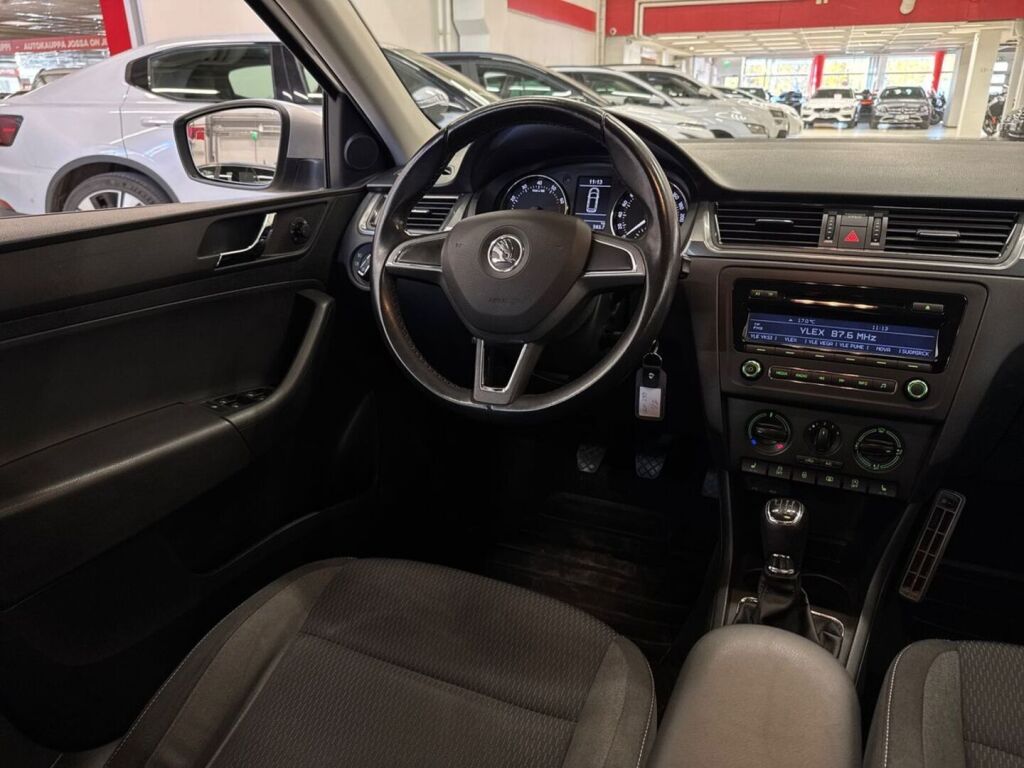 Skoda Rapid 2015 Hopea