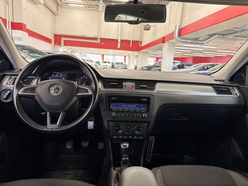 Skoda Rapid 2015 Hopea