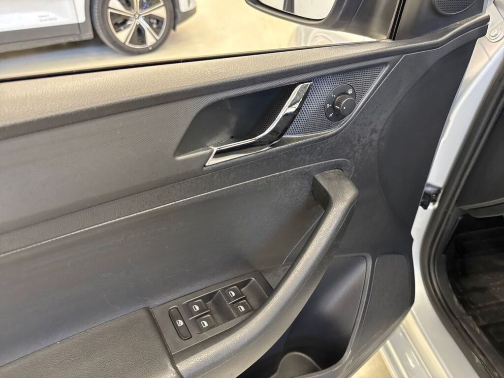 Skoda Rapid 2015 Hopea