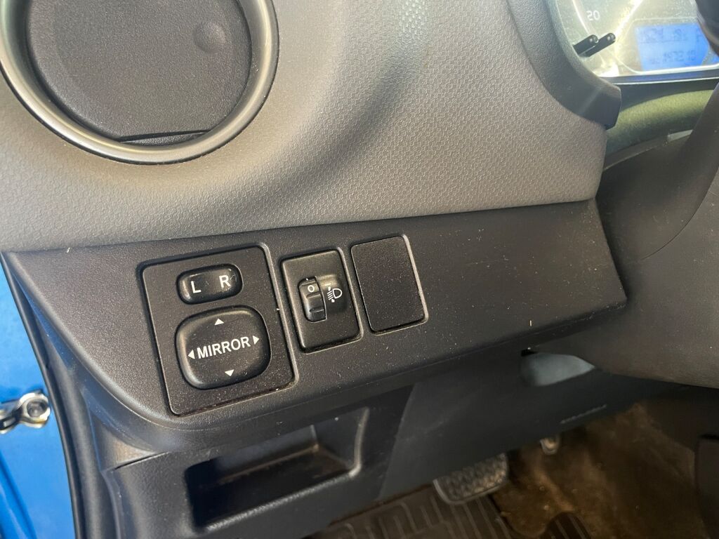Toyota Yaris 2014 Sininen