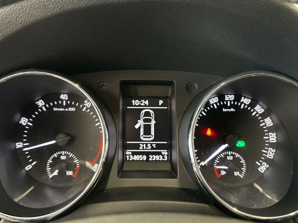 Skoda Yeti 2014 Ruskea (beige)