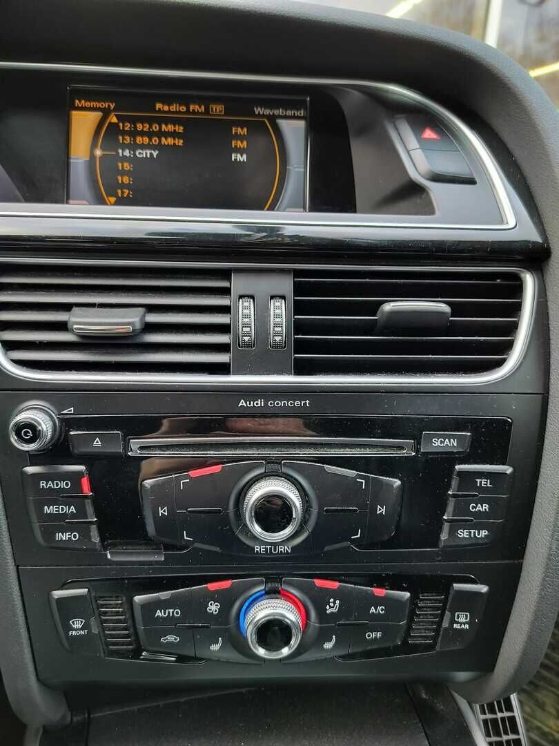 Audi A4 2014 Musta