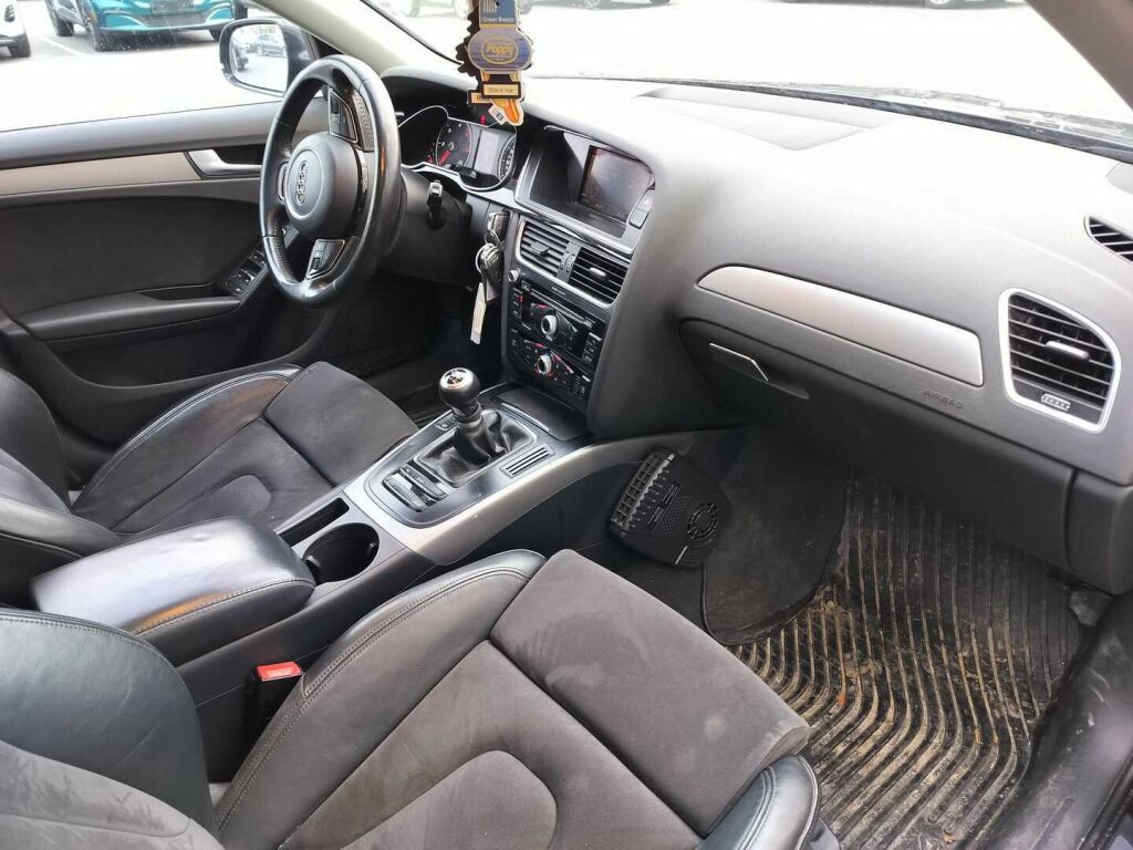 Audi A4 2014 Musta
