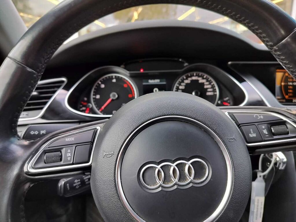 Audi A4 2014 Musta