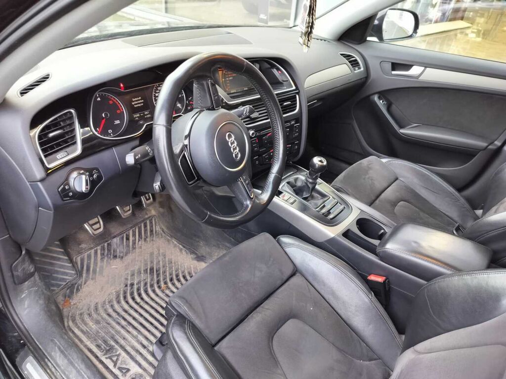 Audi A4 2014 Musta