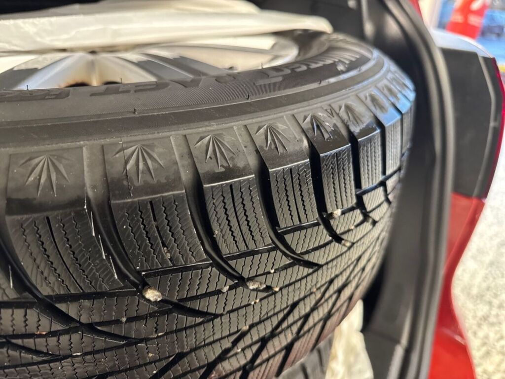 Volkswagen Golf Plus 2012 Metallinhohto Punainen