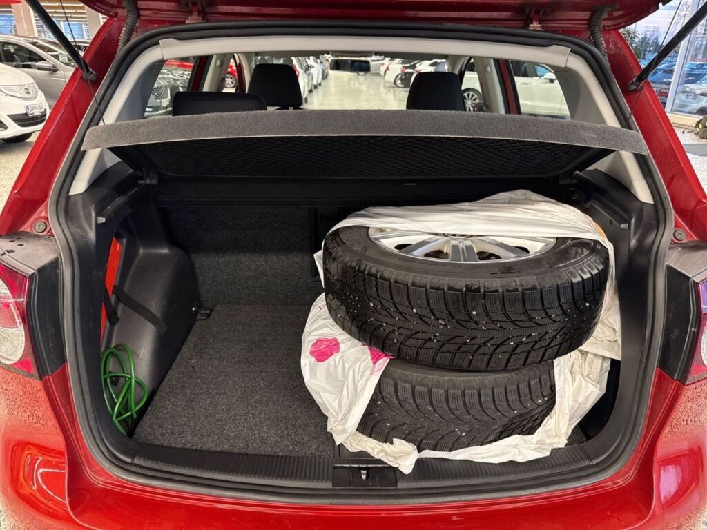 Volkswagen Golf Plus 2012 Metallinhohto Punainen