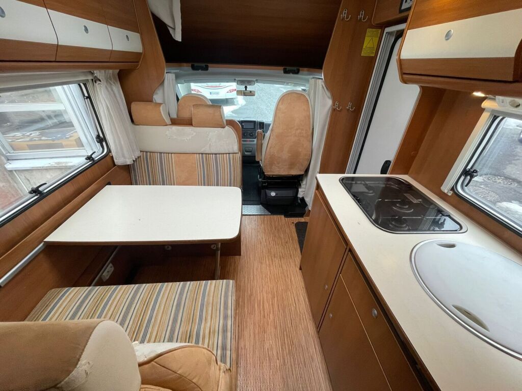 Carado A 464 2012 Valkoinen