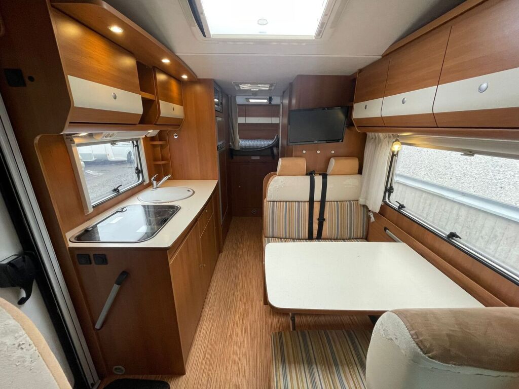 Carado A 464 2012 Valkoinen