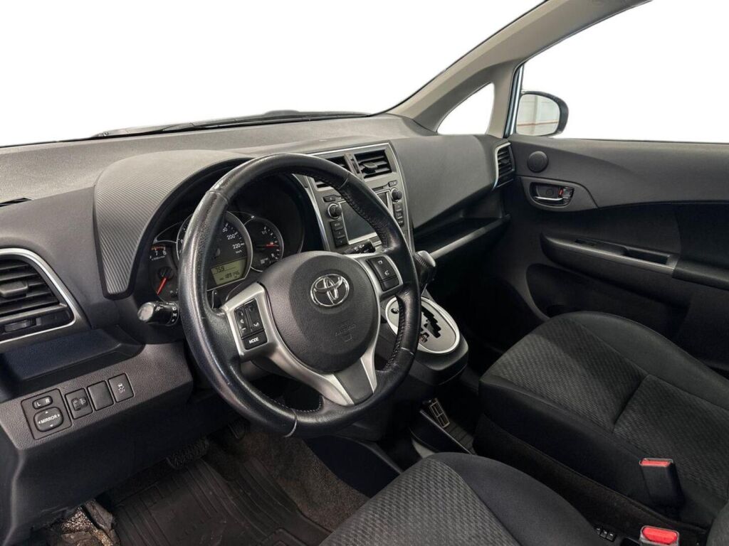 Toyota Verso-S 2012 Hopea