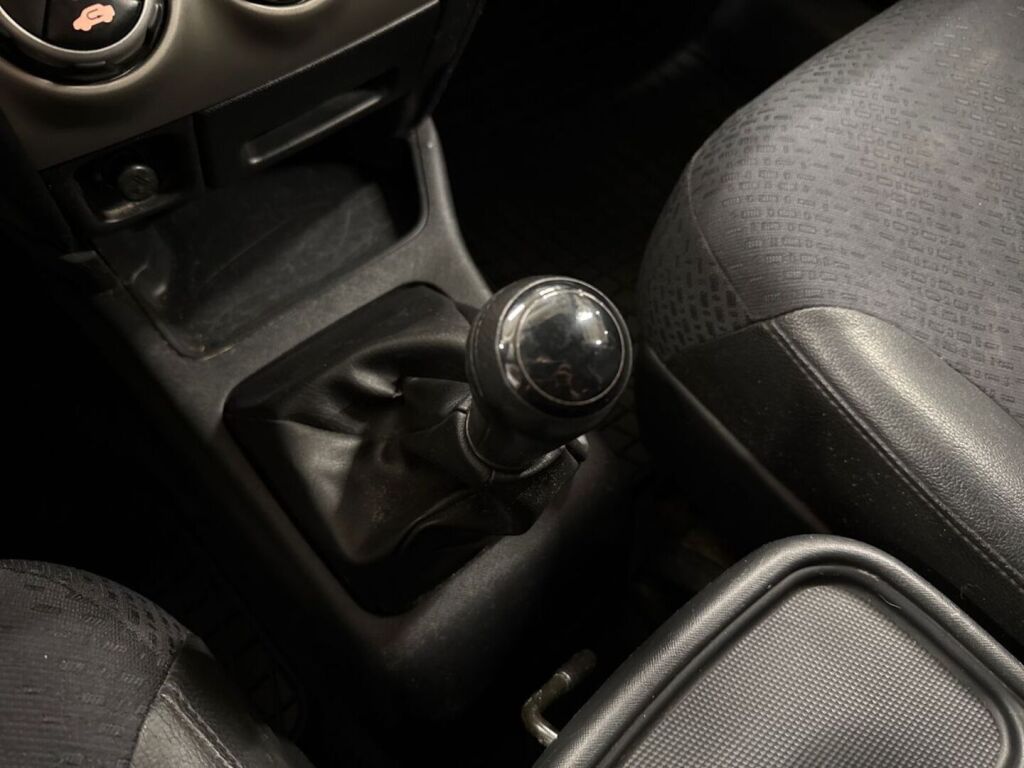 Honda CR-V 2004 Musta