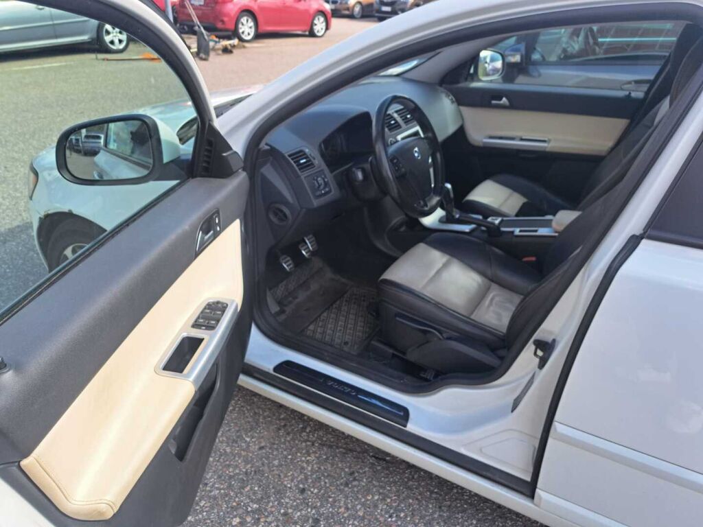 Volvo V50 2012 Valkoinen