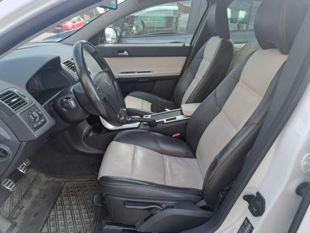 Volvo V50 2012 Valkoinen
