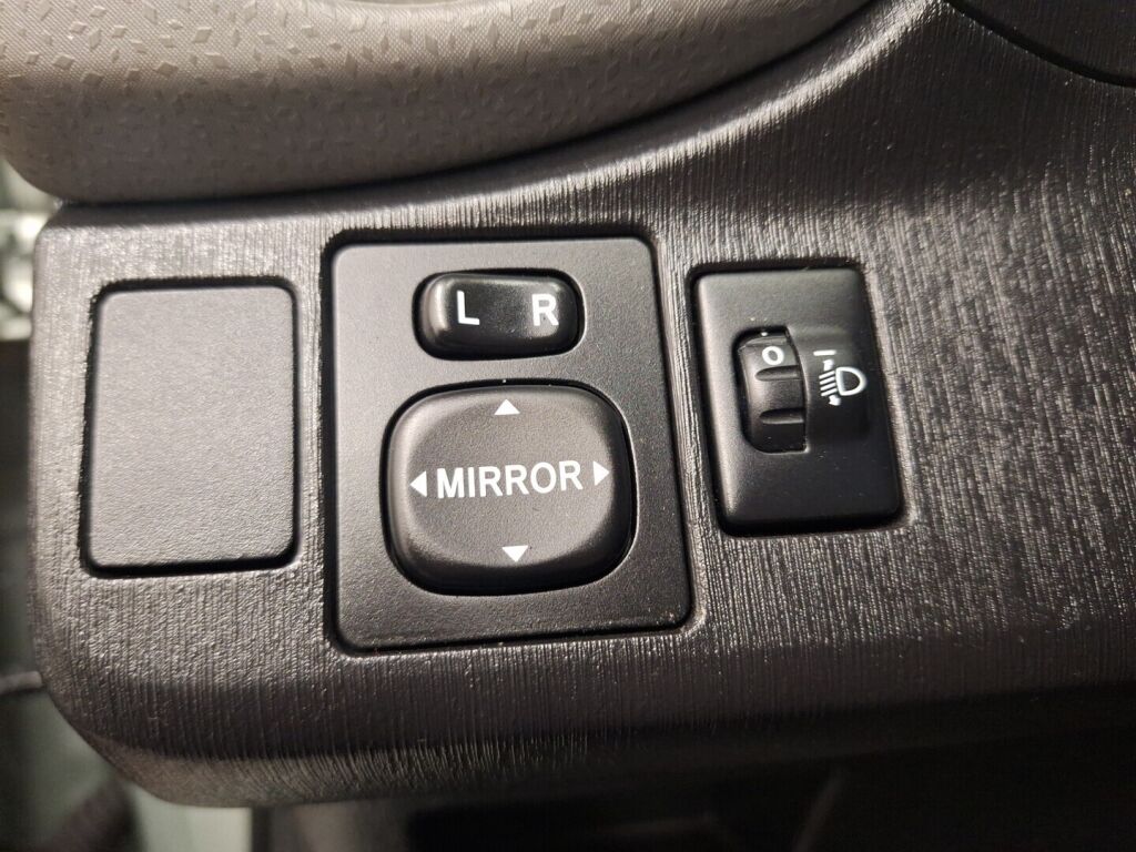 Toyota Yaris 2012 Harmaa