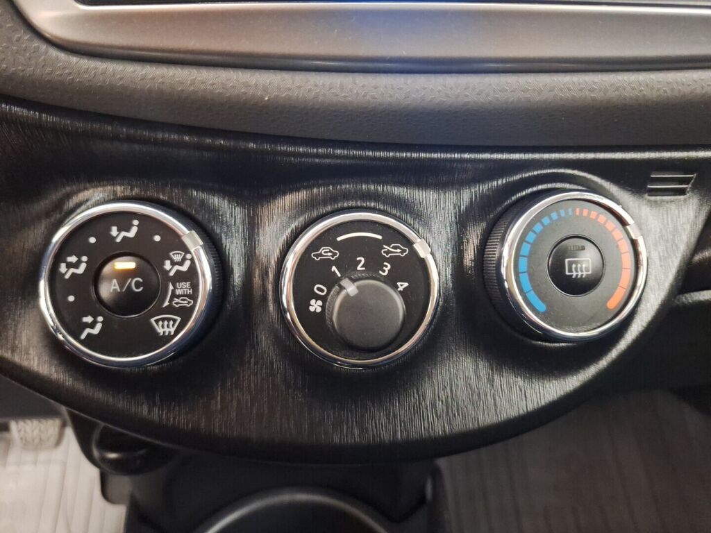 Toyota Yaris 2012 Harmaa