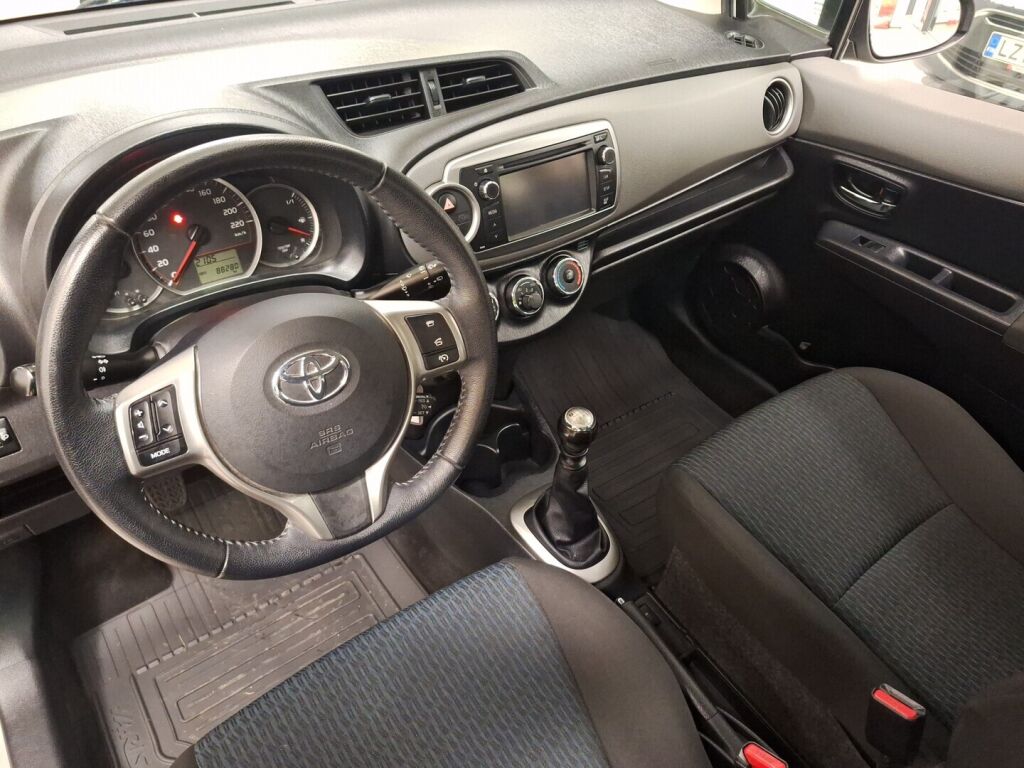 Toyota Yaris 2012 Harmaa