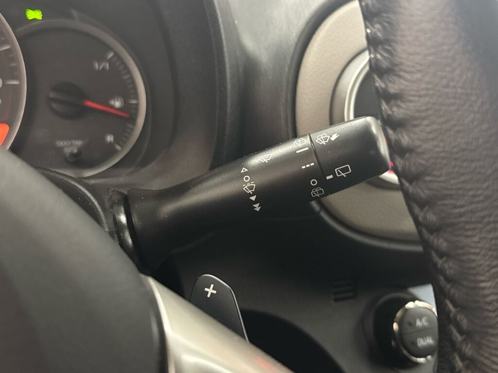 Toyota Yaris 2012 Harmaa