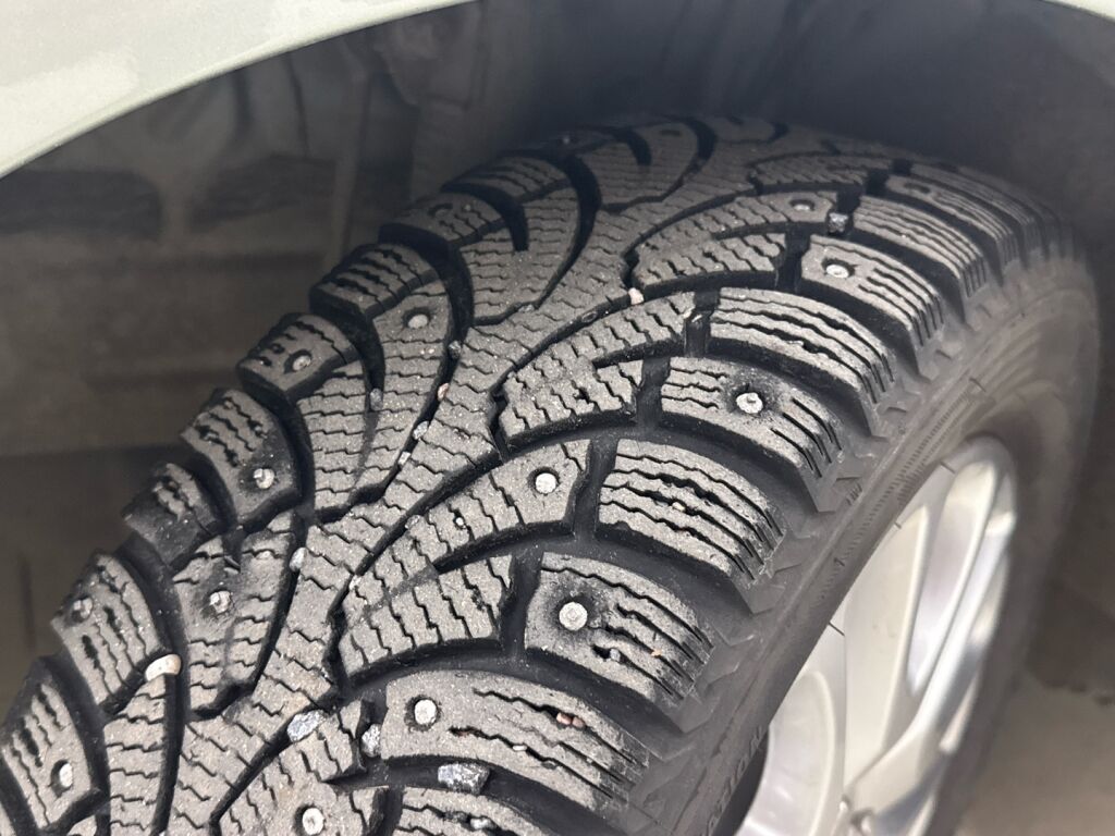 Toyota Yaris 2012 Harmaa