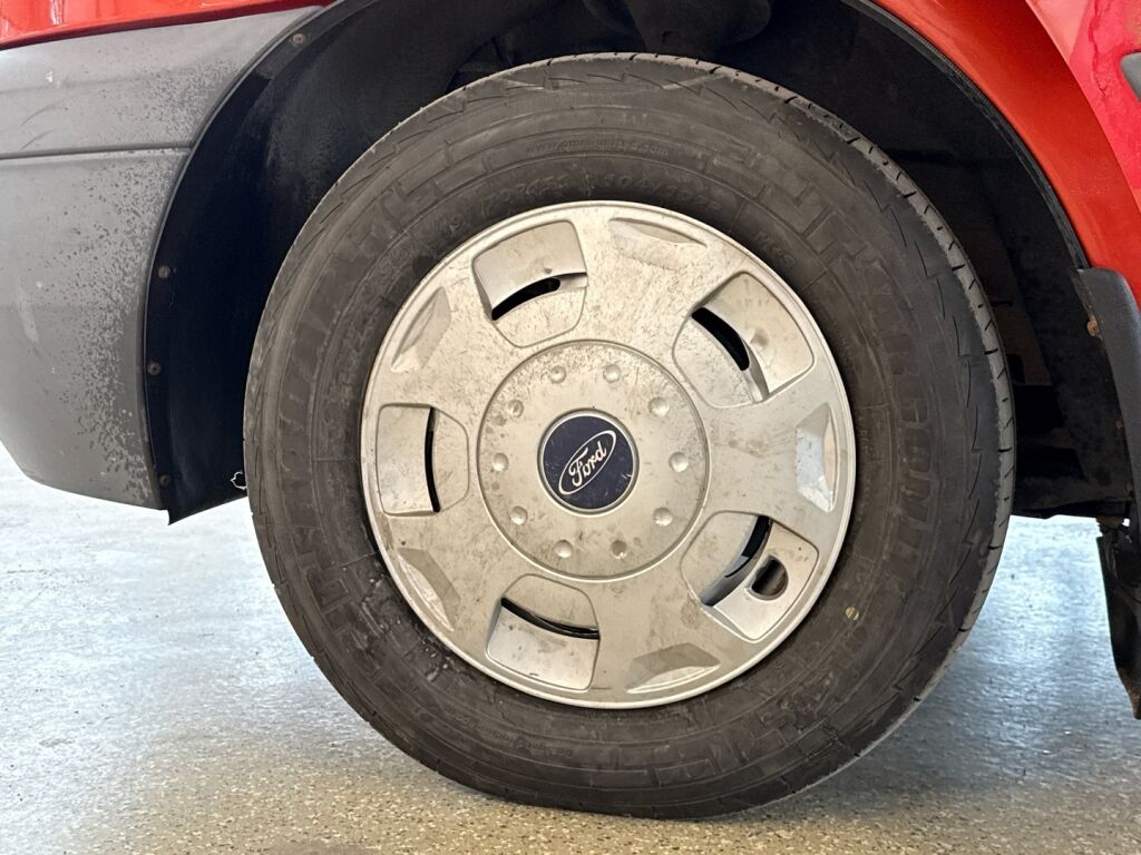 Ford Transit 2012 Punainen