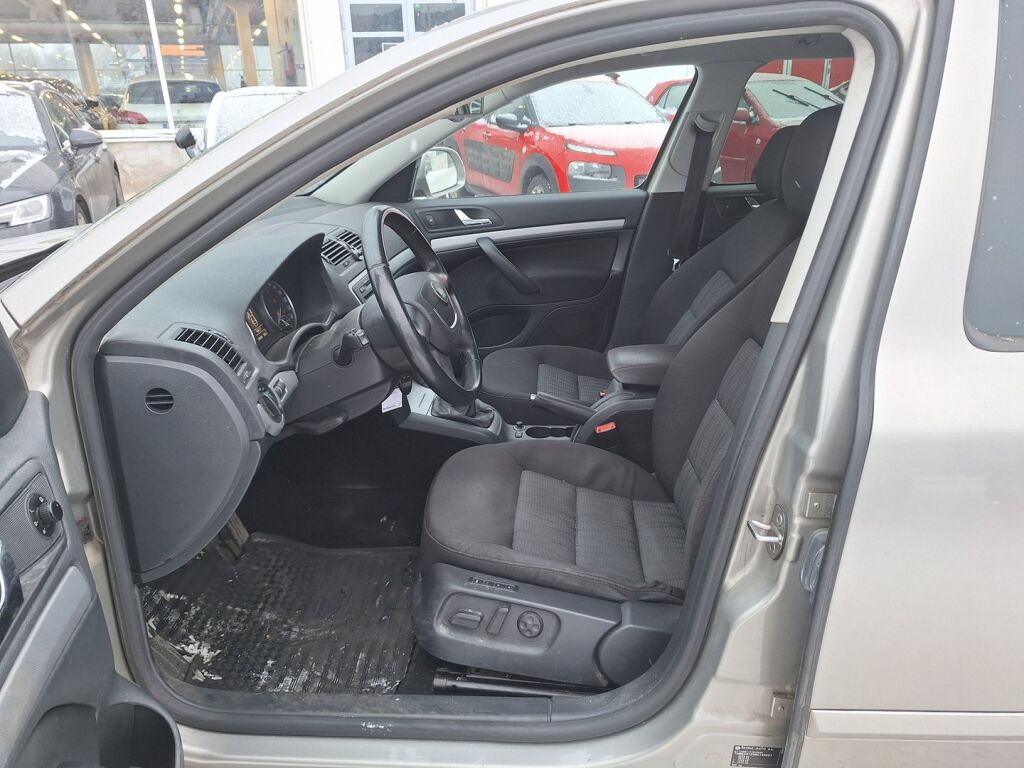 Skoda Octavia 2011 Ruskea (beige)