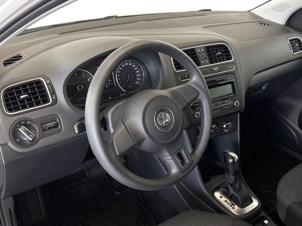 Volkswagen Polo 2011 Valkoinen