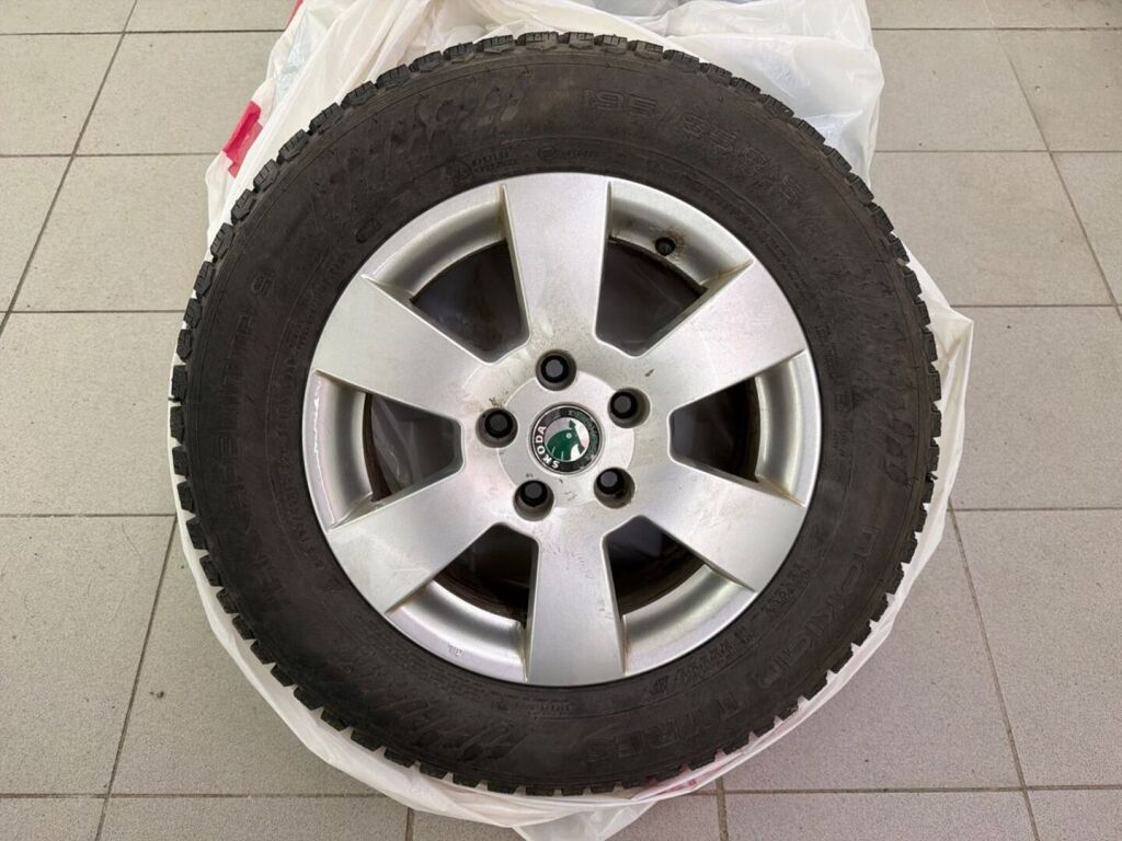 Skoda Octavia 2013 Ruskea (beige)