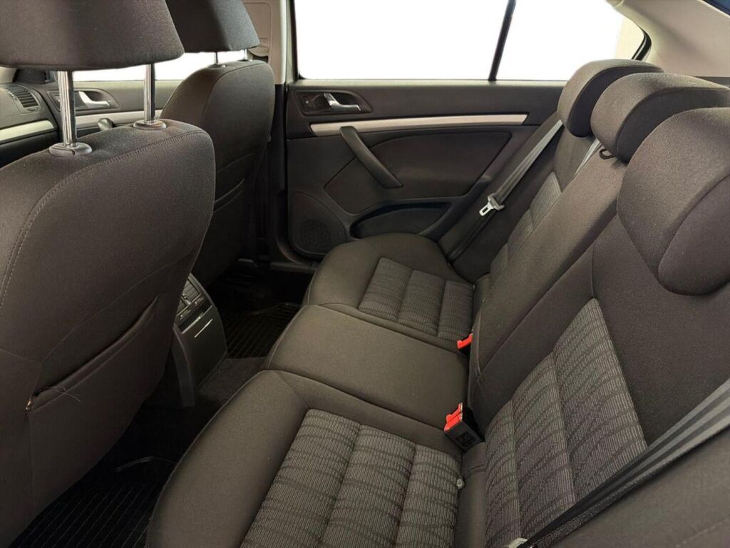 Skoda Octavia 2013 Ruskea (beige)