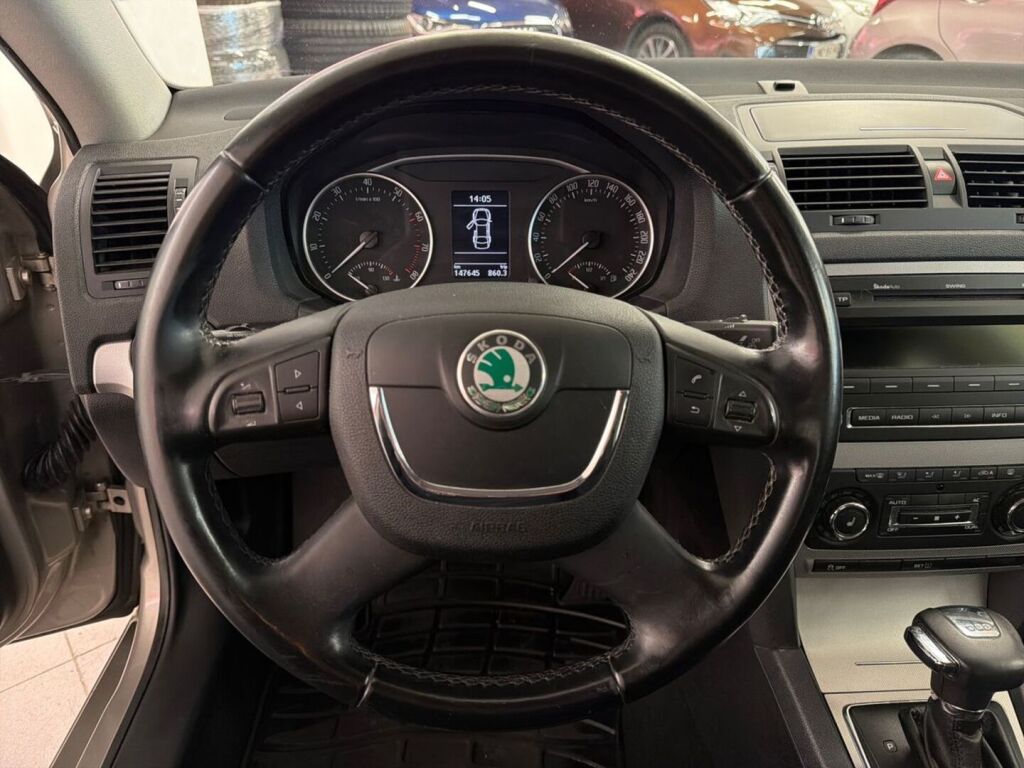 Skoda Octavia 2013 Ruskea (beige)