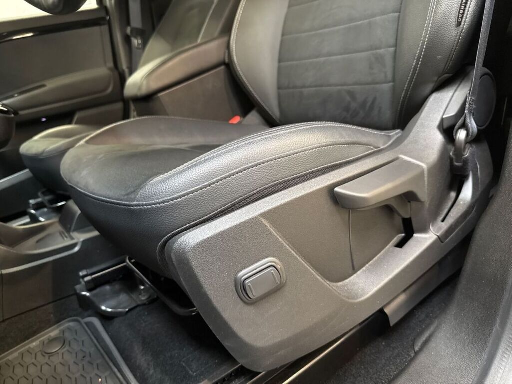 Mercedes-Benz EQT 2024 Musta
