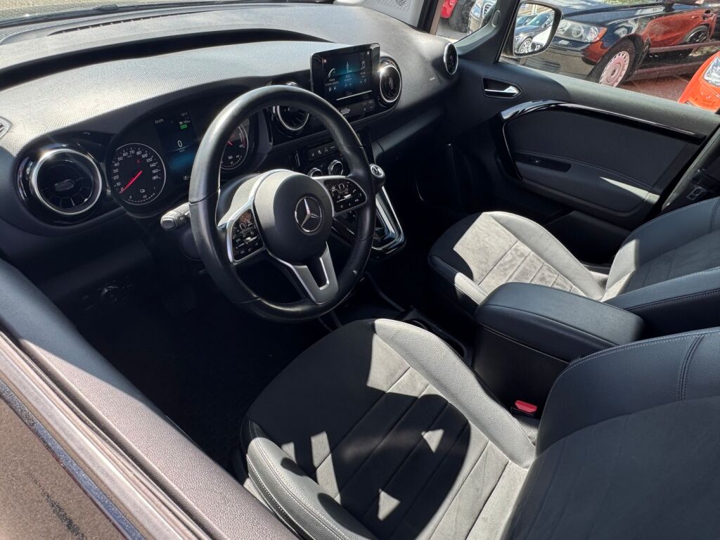 Mercedes-Benz EQT 2024 Musta