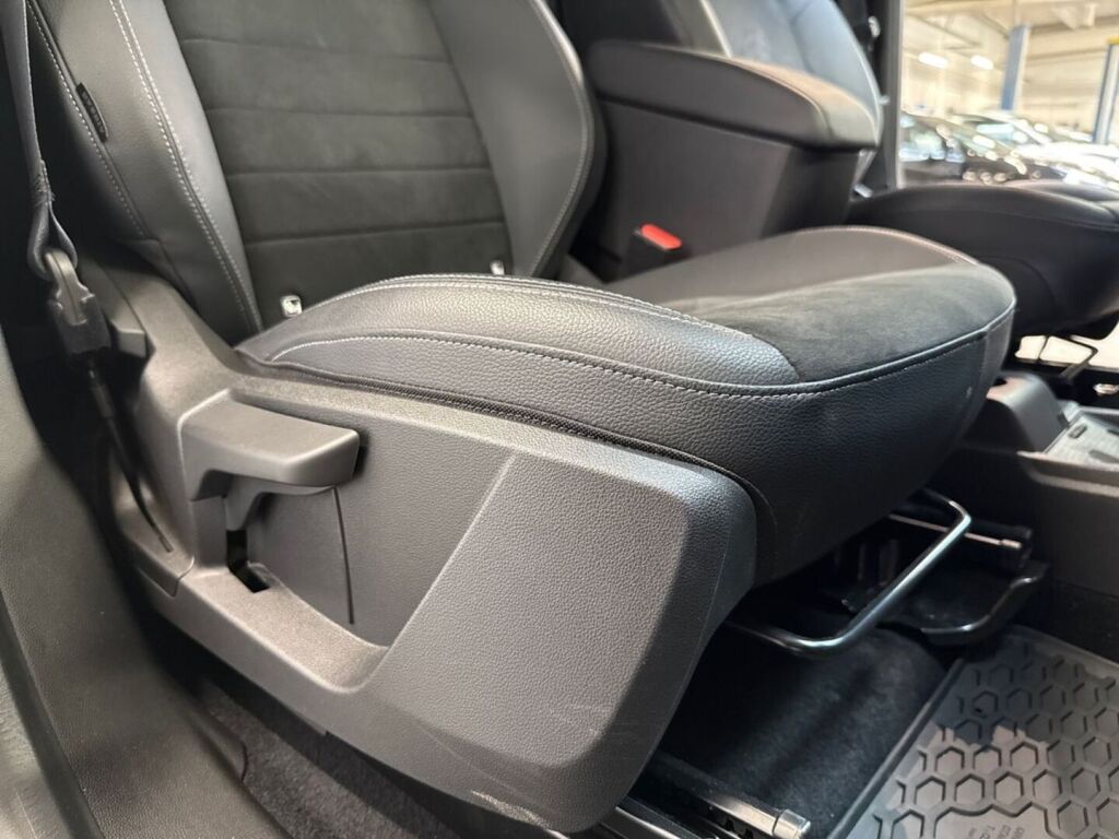 Mercedes-Benz EQT 2024 Musta