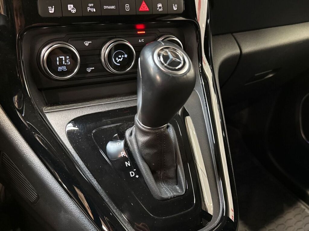 Mercedes-Benz EQT 2024 Musta