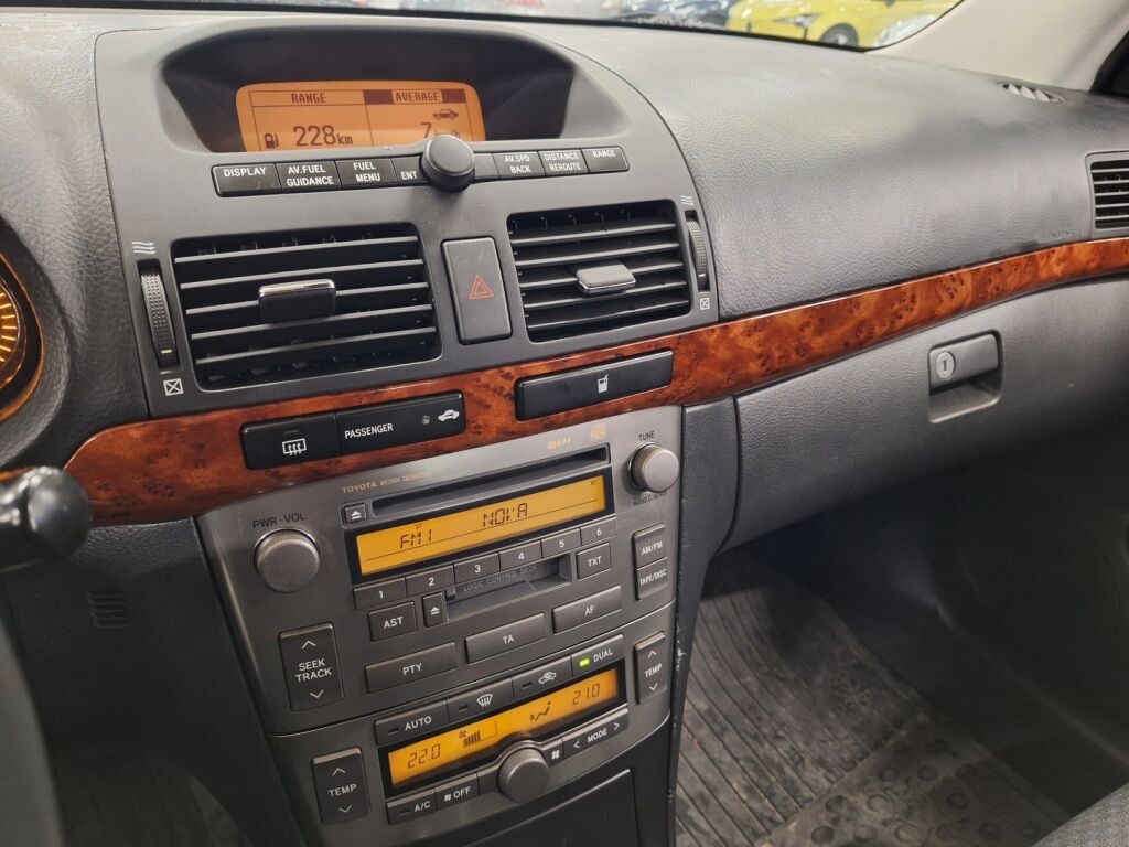 Toyota Avensis 2006 Vihreä